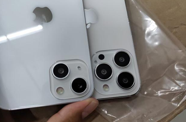 容城苹果手机维修分享iPhone 13‌机模长什么样 